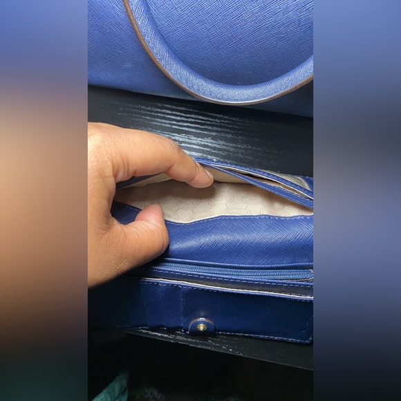 Michael Kors Selma Handbag with Michael Kors Wallet and Duster Bag - Picture 15 of 17